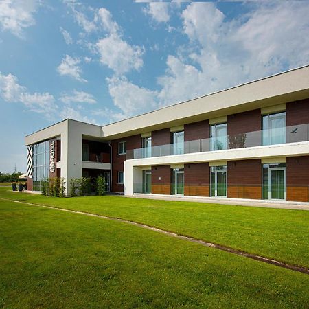 Outlet Hotel Polgar Экстерьер фото
