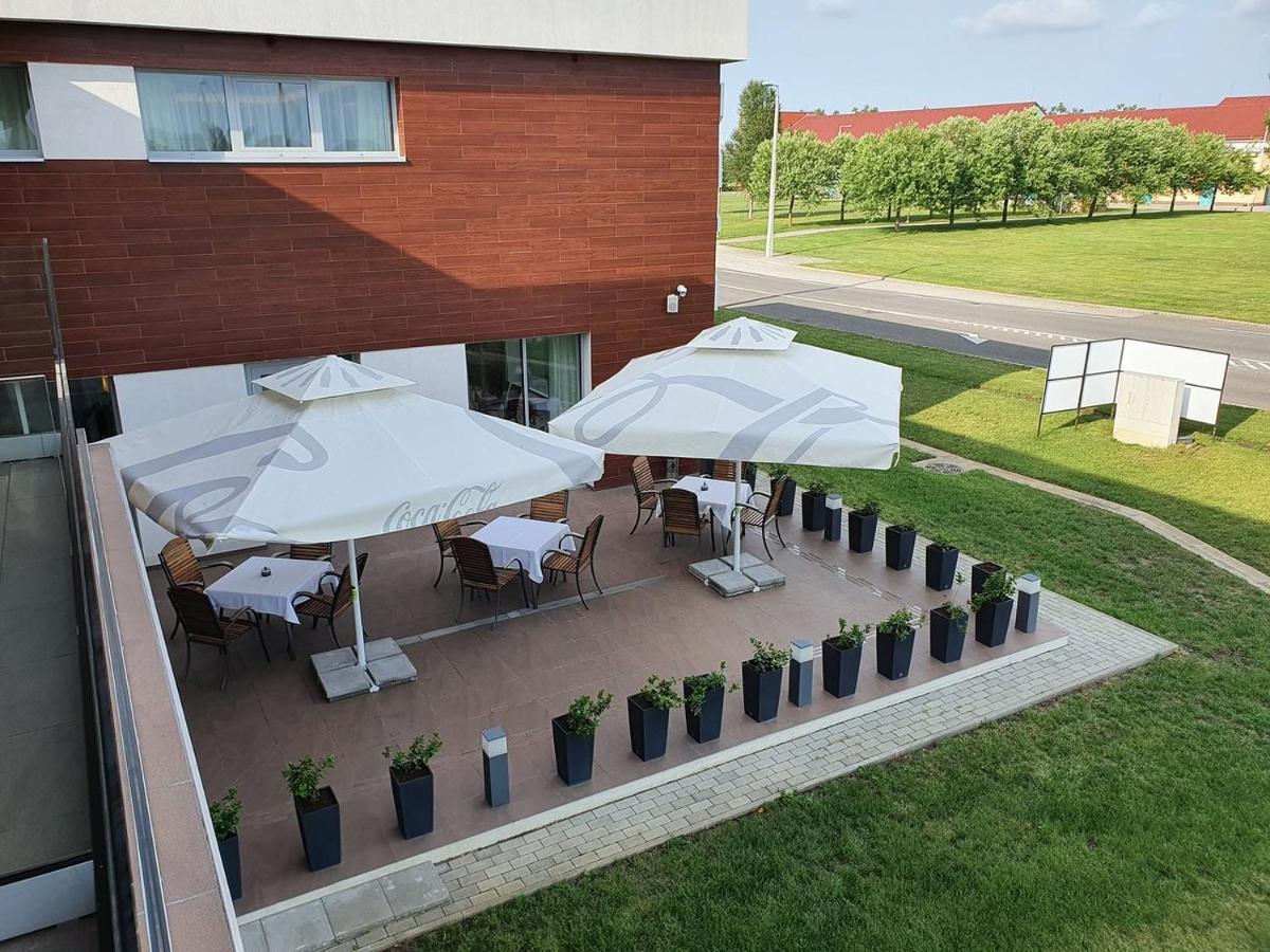 Outlet Hotel Polgar Экстерьер фото
