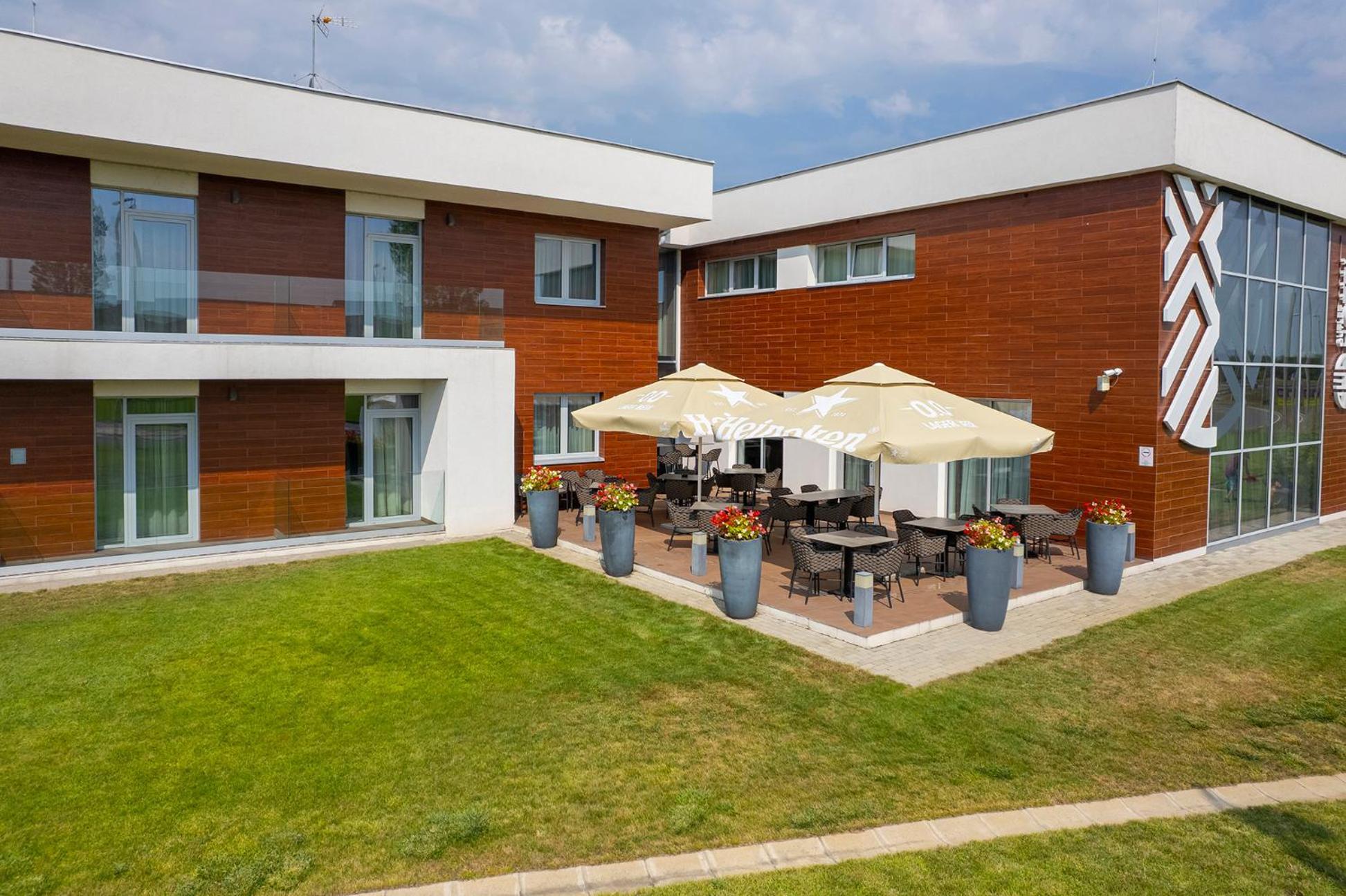 Outlet Hotel Polgar Экстерьер фото